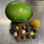 Paasdoos XXL gevuld met 1 groot ei en aangevuld met chocolade eitjes