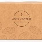 kartonnen doos met 1 kg artisanale pralines gevuld met marsepein