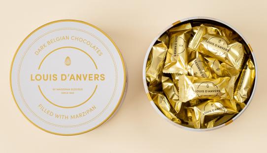 Louis d’Anvers Collector Box 20 pralines Open tinnen collector box met 20 artisanale pralines gevuld met marsepein