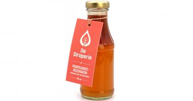 De Siroperie Pompelmoes-rozemarijn glazen fles 240 ml